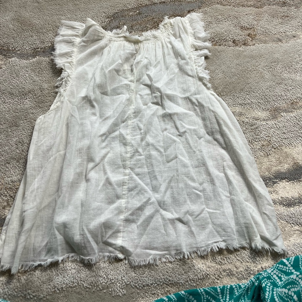Cute flowy shirt